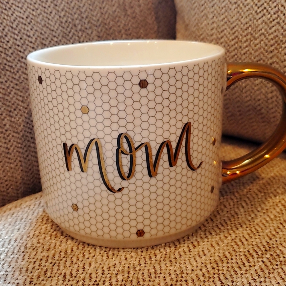NWT Mom Gold Bone China Cup